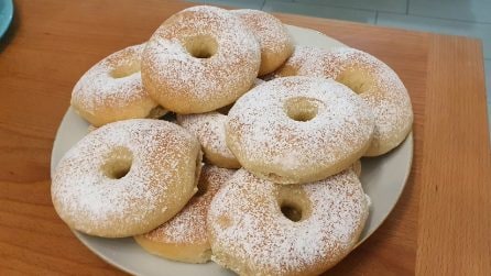 Ciambelline al forno: la ricetta semplice che vi conquisterà