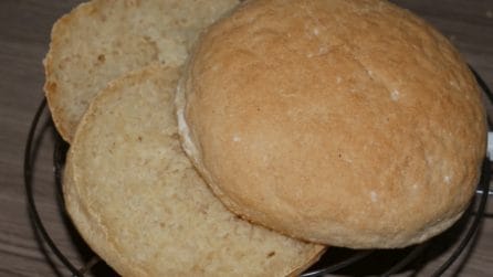 Pane "furbo" fatto in casa: la ricetta veloce e piena di gusto