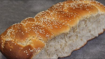 Treccia soffice di pane: la ricetta da preparare semplicemente a casa