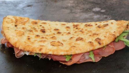 Piadina romagnola senza lievito: la ricetta per farla in casa