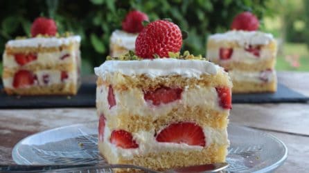 Torta soffice con crema e fragole: la ricetta del dessert veloce e goloso
