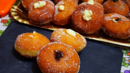 Krapfen soffici e golosi: la ricetta semplice che vi farà impazzire