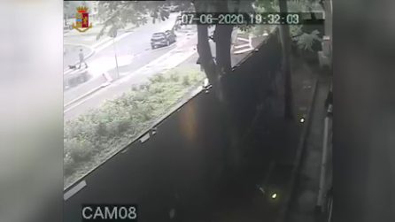 Omicidio alla fermata del filobus 91 a Milano, arrestato un 19enne, incastrato dalle telecamere