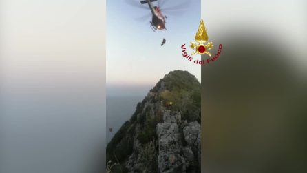 Circeo, quattro giovani escursionisti salvati dall'elicottero dei vigili del fuoco
