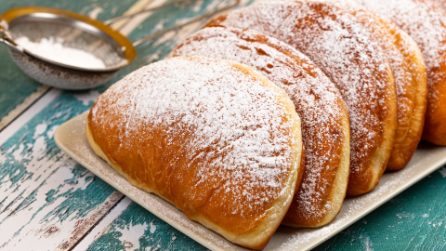 Krapfen a forma di calzone: il suo ripieno di marmellata vi conquisterà!