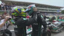 Russell vince Interlagos, Hamilton secondo: dalla Mercedes un messaggio per il 2023