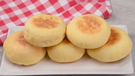 English muffin: le focaccine inglesi morbide e super golose!