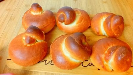 Girelle di pane: la ricetta per averli croccanti fuori e soffici dentro