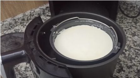 Yogurt bianco: la ricetta per farlo nella friggitrice ad aria