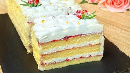 Torta bianca: la ricetta del dolce delizioso ed elegante perfetto per le feste