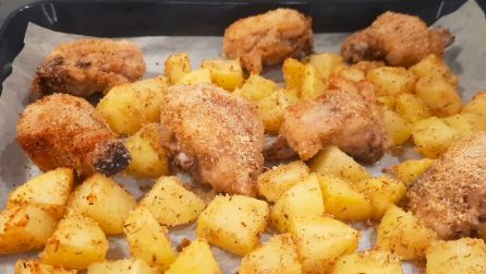 Pollo al forno gratinato: la ricetta per un secondo piatto veloce e gustoso
