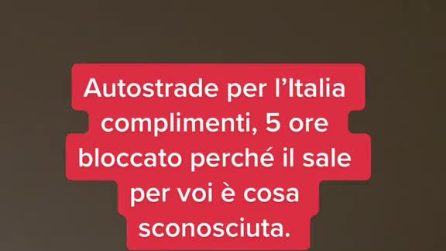 Maltempo Piemonte, tir ostaggio della neve in autostrada, code interminabili