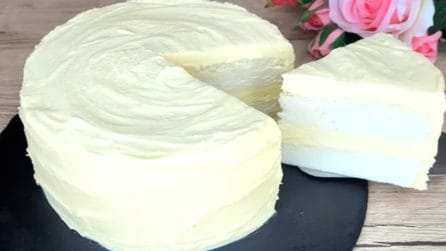 Torta bianca soffice: la ricetta del dessert goloso e facile da realizzare