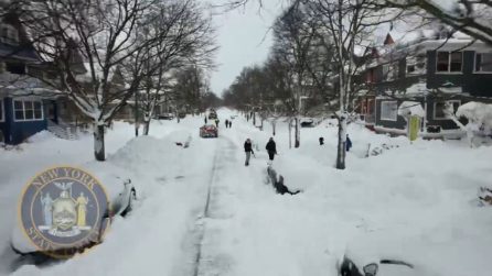 New York sotterrata dalla neve: lo scenario è surreale