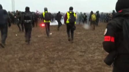 Scontri con la polizia a manifestazione ambientalista a Lutzerath