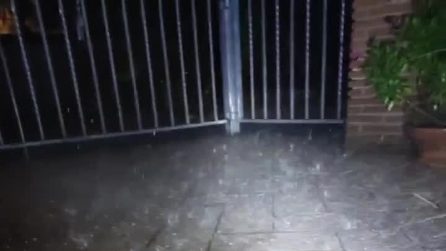Maltempo sul Lazio, una fitta grandinata si abbatte su Guidonia