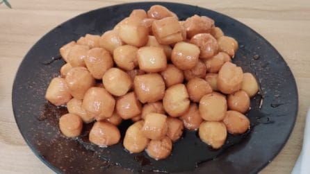 Pignolata, la ricetta dei gustosi e fragranti dolcetti