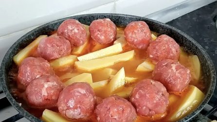 Polpette in padella con patate: il secondo piatto gustoso e veloce