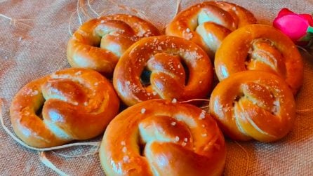 Bretzel, la ricetta del goloso pane tedesco