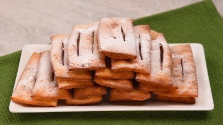 Lemoncello fritters: the original way to make the festive dessert!