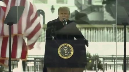 Il video dell'assalto a Capitol Hill mostrato nell'aula del Senato Usa all'inizio del processo Trump