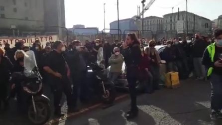 Napoli, lavoratori dello spettacolo in protesta nel centro della città