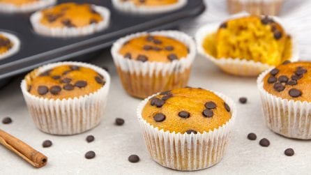 Muffin alle carote con gocce di cioccolato: velocissimi e buonissimi!