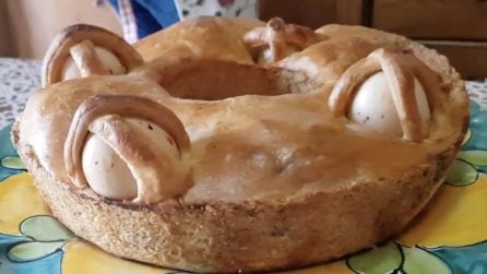 Casatiello napoletano: la ricetta del rustico pasquale che piace a tutti