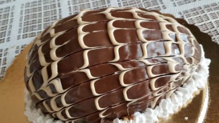 Torta uovo al cioccolato: la ricetta soffice, golosa e originale
