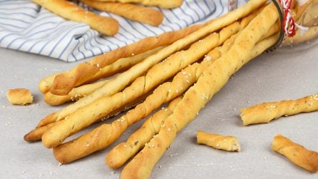 Grissini fatti in casa: perfetti per un antipasto pieno di gusto!