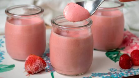 Crema di fragole al cucchiaio: la ricetta del gustoso dessert