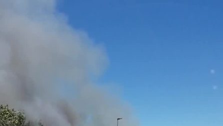 Incendio all'ex Nato di Gianturco