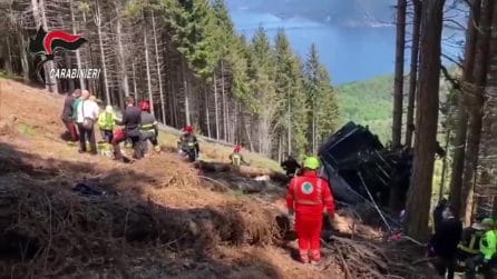Si stacca la funivia e precipita nel vuoto: tragedia sul Lago Maggiore