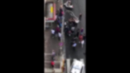Salerno, picchia la fidanzata minorenne: uomo ammanettato a un semaforo