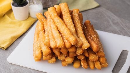 Grissini ai semi di sesamo fatti in casa: perfetti per un antipasto sfizioso!