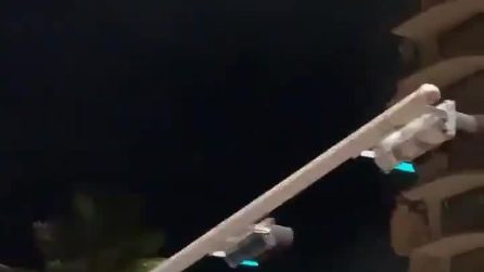 Crolla palazzo di 12 piani a Miami, soccorsi sul posto