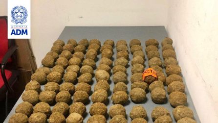 Corriere della droga arrestato all'aeroporto di Malpensa: trasportava "arancini" di eroina