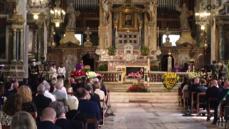 Raffaella Carrà devota a Padre Pio: l'urna a San Giovanni Rotondo, poi all'Argentario