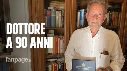 Angelo si laurea per la terza volta a 90 anni: "Non è mai troppo tardi"