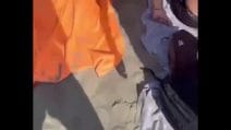 "Cacciate dalla spiaggia perché lesbiche", la denuncia di Martina e Francesca