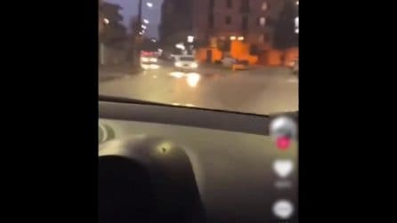 Simula sirena dei carabinieri in auto e mette video su TikTok, denunciato minorenne