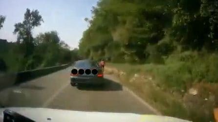 L'automobilista insegue il ciclista e lo fa cadere: incidente nel Varesotto