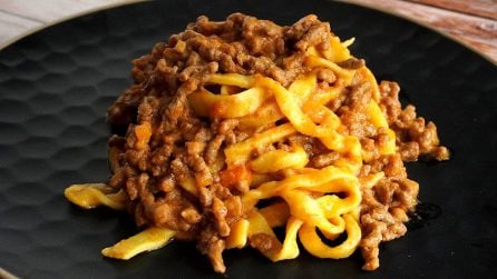 Tagliatelle al ragù fatte in casa: la ricetta del primo piatto straordinario