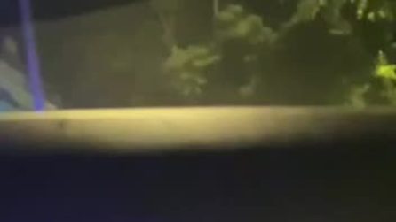 Tor Cervara, la volante della Polizia di Stato danneggiata dopo l'inseguimento