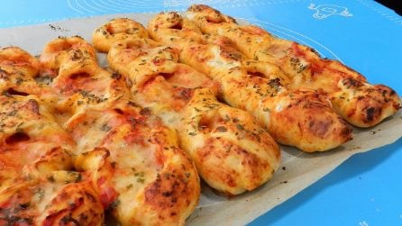 Filoncini al gusto di pizza: la ricetta semplice e saporita