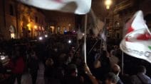 La festa in piazza a Roma per la vittoria di Roberto Gualtieri