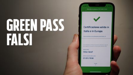 Green pass falsi ma validi ai controlli intestati ad Adolf Hitler: in Rete i passaporti verdi contraffatti