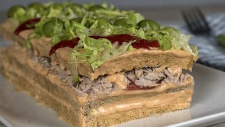 Tronchetto salato di tramezzini: l'idea originale per i tuoi antipasti