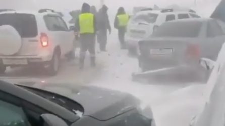 Maxi tamponamento e grave incidente a causa di una tempesta di neve
