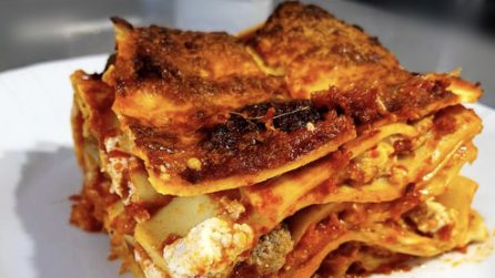 Lasagna alla napoletana: la ricetta del primo piatto ricco e saporito